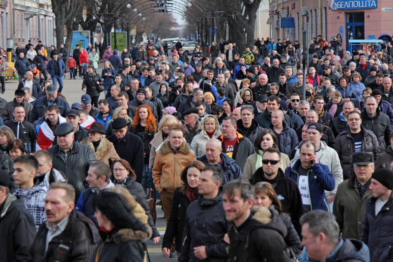 Массовый протест против декрета №3 в Бресте